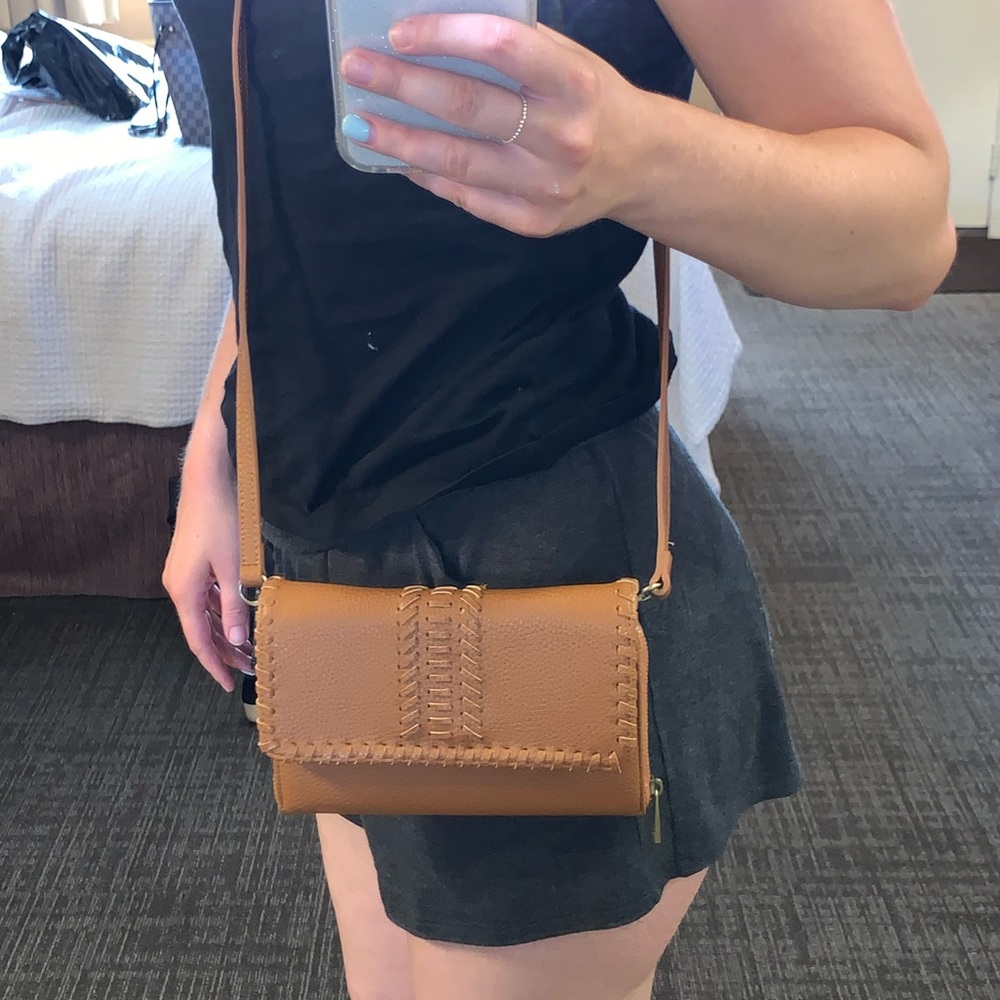 Light Brown Crossbody Clutch Wallet